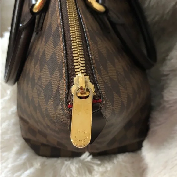 Louis Vuitton Saleya MM - Picture 8 of 15